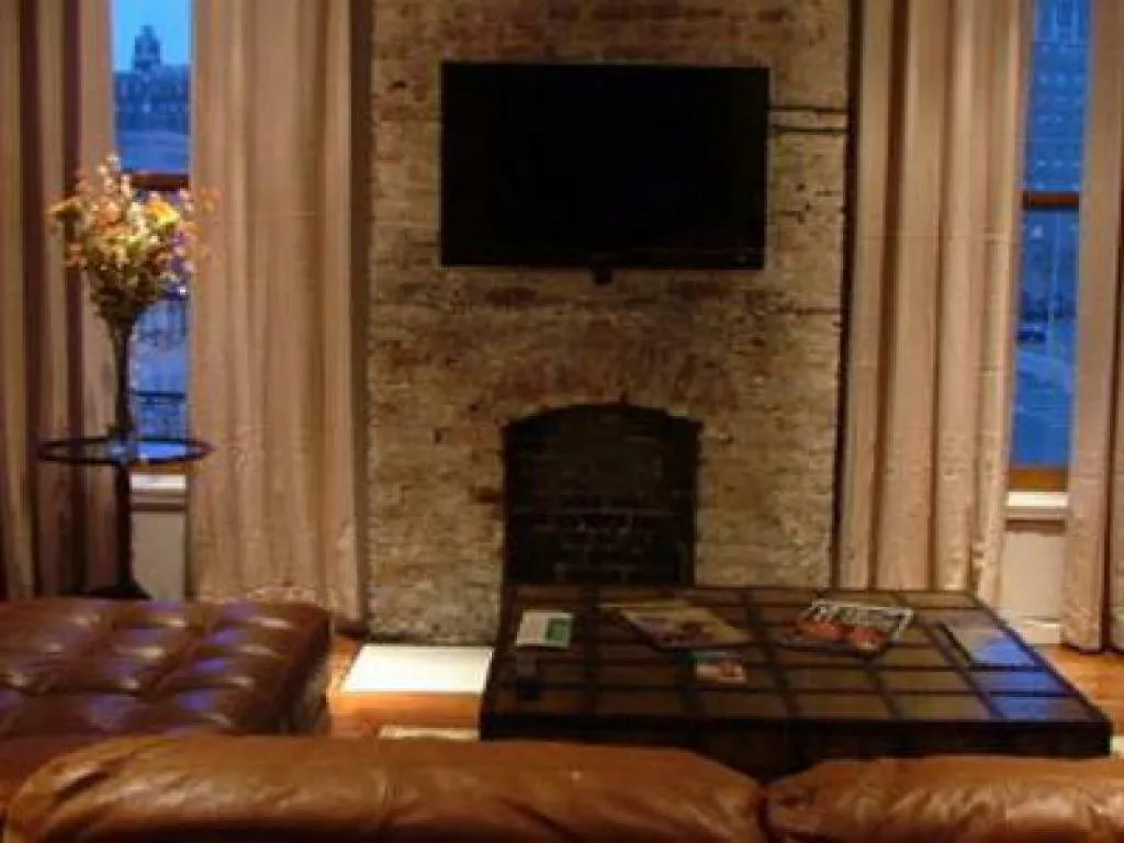 Grand Center Inn location